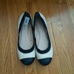 BANANA REPUBLIC BALLET FLATS